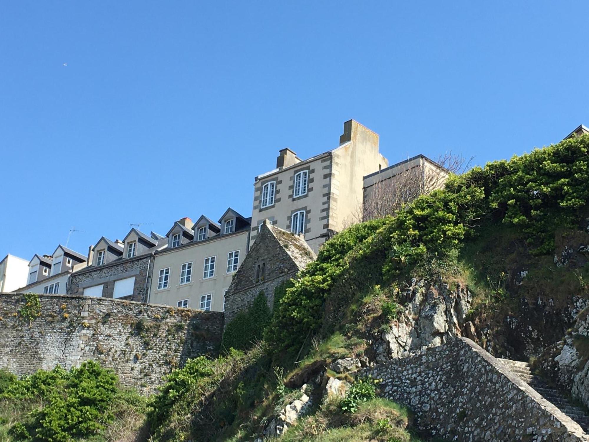 Maisonnette De Charme Avec Cour Privative Haute-Ville Granville Exteriér fotografie